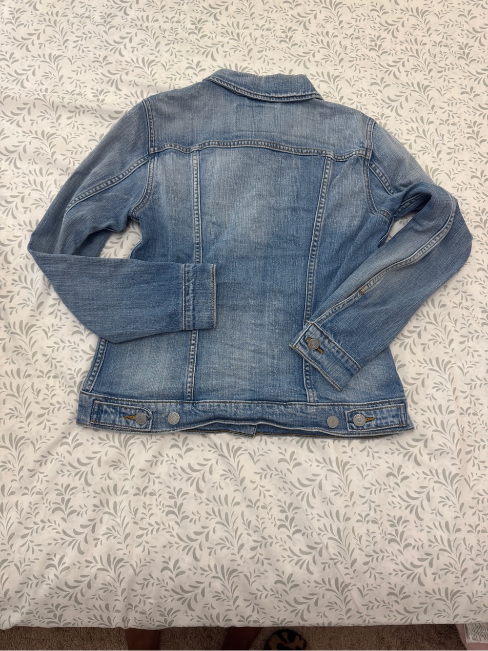 Levi's Light Blue Washed Denim Jacket - Picture 2 of 2